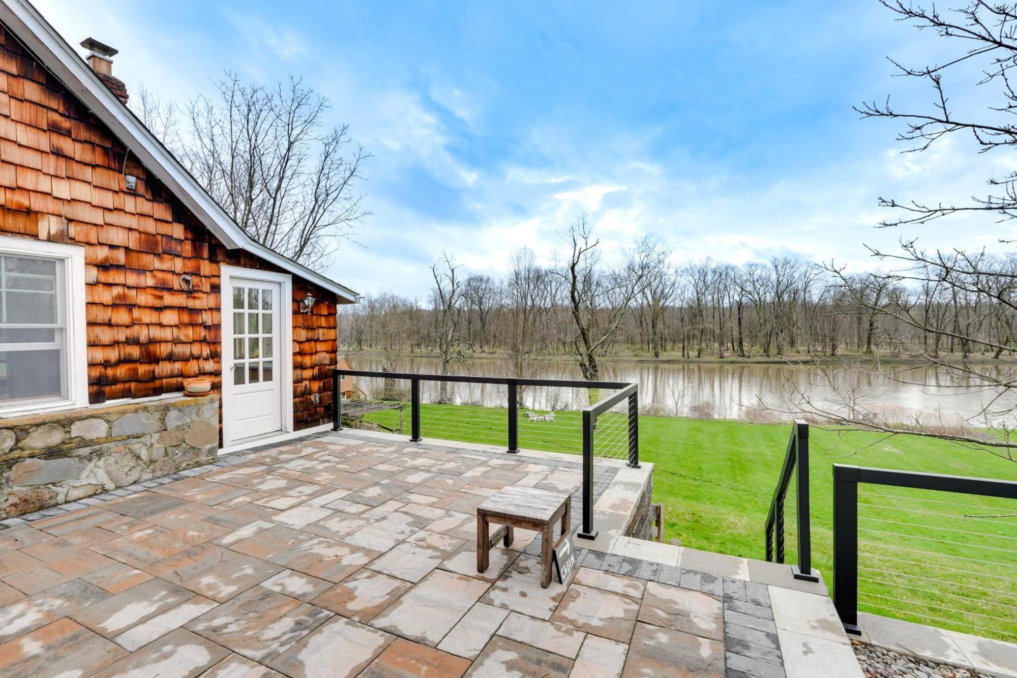 Cozy Upstate Studio With Walkill River Views! 뉴팔츠 외부 사진